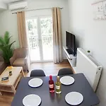 Lagadi 6 شقة *